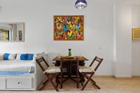 Postel nebo postele na pokoji v ubytování Seaview with private garden 5 minutes walk to the beach and amenities