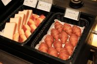 ホテルの敷地内または近くでの食事または食べ物