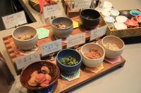 ホテルの敷地内または近くでの食事または食べ物
