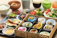 ホテルの敷地内または近くでの食事または食べ物