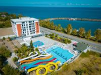 Bazén v ubytování Tilya Resort Hotel nebo v jeho okolí