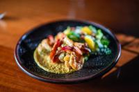 ホテルの敷地内または近くでの食事または食べ物
