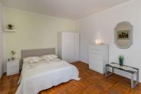 Posteľ alebo postele v izbe v ubytovaní Holiday home in Jadranovo 33199