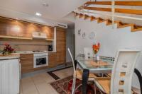Kuchyňa alebo kuchynka v ubytovaní Holiday home in Jadranovo 33199