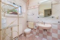 Kúpeľňa v ubytovaní Holiday home in Jadranovo 33199