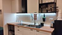 A kitchen or kitchenette at B&B Porta 93