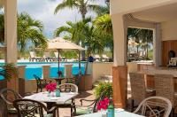 Bazén v ubytování Bungalows at Windsong on the Reef nebo v jeho okolí