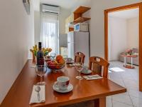 Kuchyňa alebo kuchynka v ubytovaní Apartment in Banjole near Beach
