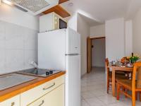 Kuchyňa alebo kuchynka v ubytovaní Apartment in Banjole near Beach