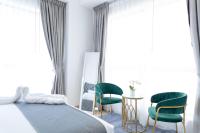 Postel nebo postele na pokoji v ubytování Bahar JBR Apartment by HAPPY SEASON