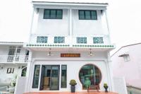 ChomTique Hotelの外観または入り口