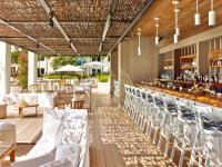 Ein Restaurant oder anderes Speiselokal in der Unterkunft 1 Hotel South Beach 