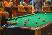 Bàn bi-da tại Ora Beach Resort