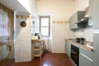 Kuchyňa alebo kuchynka v ubytovaní Trevi Fountain House Deluxe