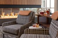 The Slate Hotel Denver Downtown, Tapestry by Hiltonにあるシーティングエリア