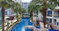 Bazén v ubytování Grand Avenue Pattaya - Luxury Suite - 2 bedroom 2 baths - Pool-view nebo v jeho okolí