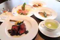 Jídlo v rezortu nebo okolí