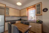 Kuchyňa alebo kuchynka v ubytovaní Deluxe Apartment LA