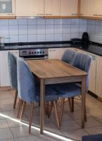 Kuchyňa alebo kuchynka v ubytovaní Deluxe Apartment LA