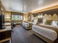 Ein Bett oder Betten in einem Zimmer der Unterkunft Best Western Plus Canyonlands Inn