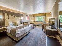 Ein Bett oder Betten in einem Zimmer der Unterkunft Best Western Plus Canyonlands Inn