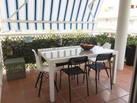 Balkón nebo terasa v ubytování Superbe appartement avec solarium et piscine communautaire