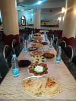 Jídlo v hotelu nebo okolí