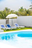 Bazén v ubytování Bungalows Las Almenas nebo v jeho okolí