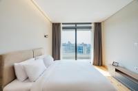 Postel nebo postele na pokoji v ubytování Brassbell l Zamalek l Om Kolthoom l Nile View