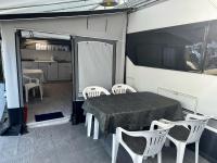 Kuchyňa alebo kuchynka v ubytovaní PS-Caravaning auf Union Lido - Wohnwagenvermietung