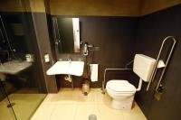 Łazienka w obiekcie Travelodge Madrid Coslada Aeropuerto