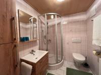 Łazienka w obiekcie Apartment Bauernhof Gasteg-3 by Interhome