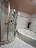 Łazienka w obiekcie Apartment Bauernhof Gasteg-3 by Interhome