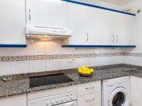 Kuchyň nebo kuchyňský kout v ubytování Apartment Apartamentos Miranda by Interhome