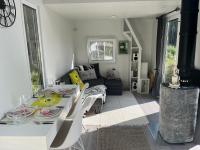 Luxus Tiny House Saagalaにあるシーティングエリア