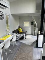 Luxus Tiny House Saagalaにあるシーティングエリア
