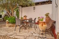 Patio alebo iná vonkajšia časť ubytovania Tragaluz I