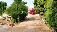 A garden outside Friendly house with shared pool in Cartagena