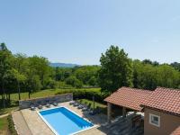 Basen w obiekcie Villa St Nikola with jacuzzi and private swimming pool lub w pobliżu