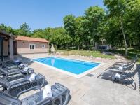 Basen w obiekcie Villa St Nikola with jacuzzi and private swimming pool lub w pobliżu