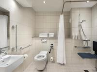 Delta Hotels by Marriott Liverpool City Centreにあるバスルーム