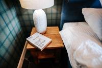 Posteľ alebo postele v izbe v ubytovaní Villa Swiss na wyłączność - jacuzzi, sauna, bilard