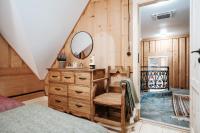 Posteľ alebo postele v izbe v ubytovaní Villa Swiss na wyłączność - jacuzzi, sauna, bilard