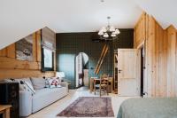 Kuchyňa alebo kuchynka v ubytovaní Villa Swiss na wyłączność - jacuzzi, sauna, bilard