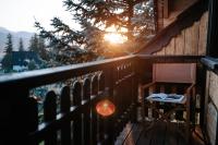 Balkón alebo terasa v ubytovaní Villa Swiss na wyłączność - jacuzzi, sauna, bilard