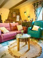 A seating area at Casa Apartamento Rural U Penafrol