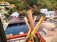 Bazén v ubytování Kata Beach Studio Phuket nebo v jeho okolí