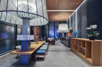 Posezení v ubytování Pagoda Hotel Hangzhou West Lake Wulin - City Center and Family Friendly