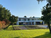 Ogród w obiekcie La Villa Blanche
