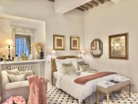 LES ANGES DELUXE AVIGNON - Luxury Home & Exclusive Private Toursにあるベッド